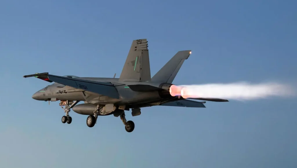 F-18 Super Hornet with GE-F414 engine F-18 Super Hornet